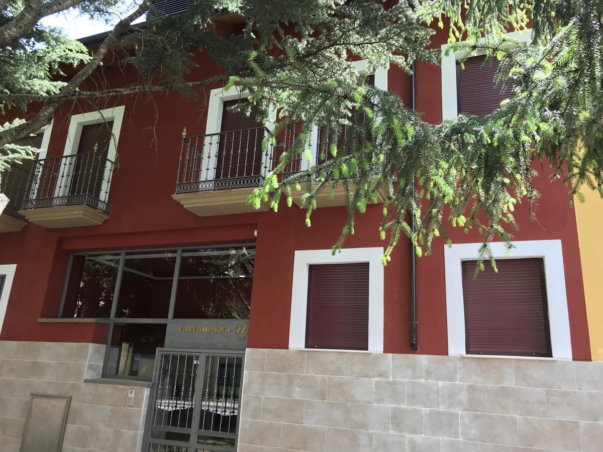 Apartamento Balcon De Jaca I מראה חיצוני תמונה